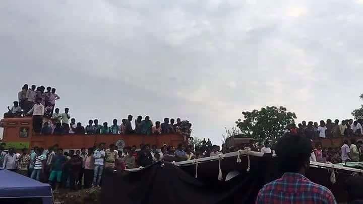 Exclusive Leaked: Rangasthalam 1985 Movie Set Locations Photos