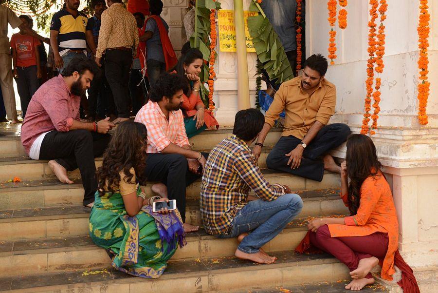 Exclusive Pawan Kalyan’s Katamarayudu Latest Working Photos