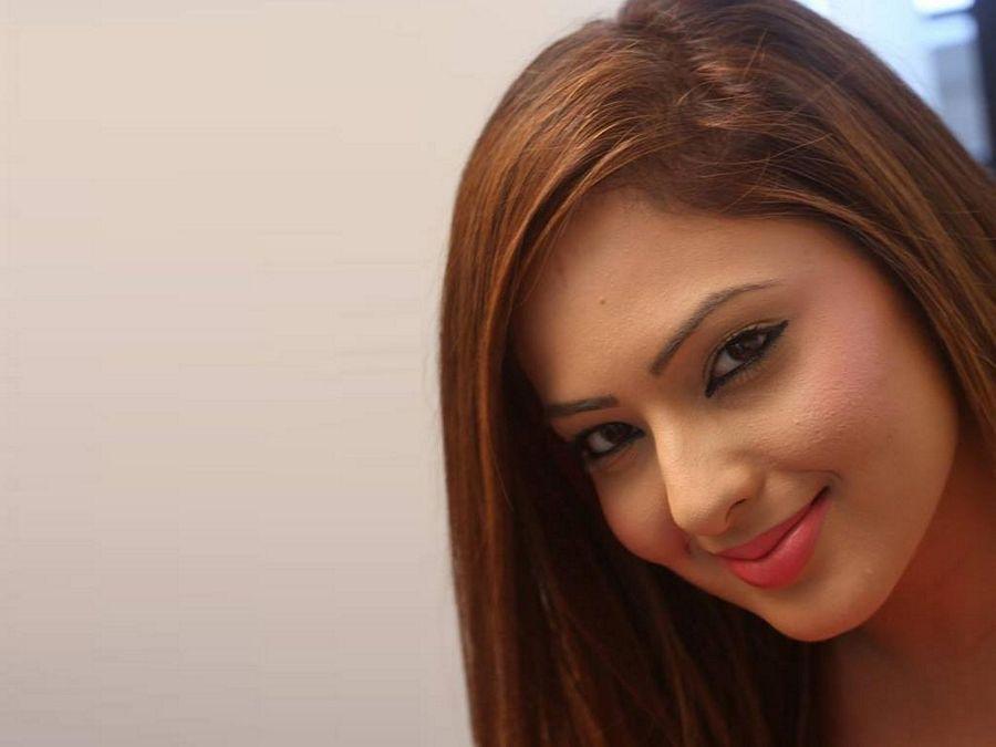 B'day Special: Exclusive Rare & Unseen Pictures of Nikesha Patel