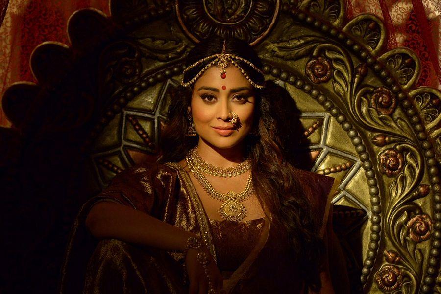 Gautamiputra Satakarni Movie New Working Stills & Posters