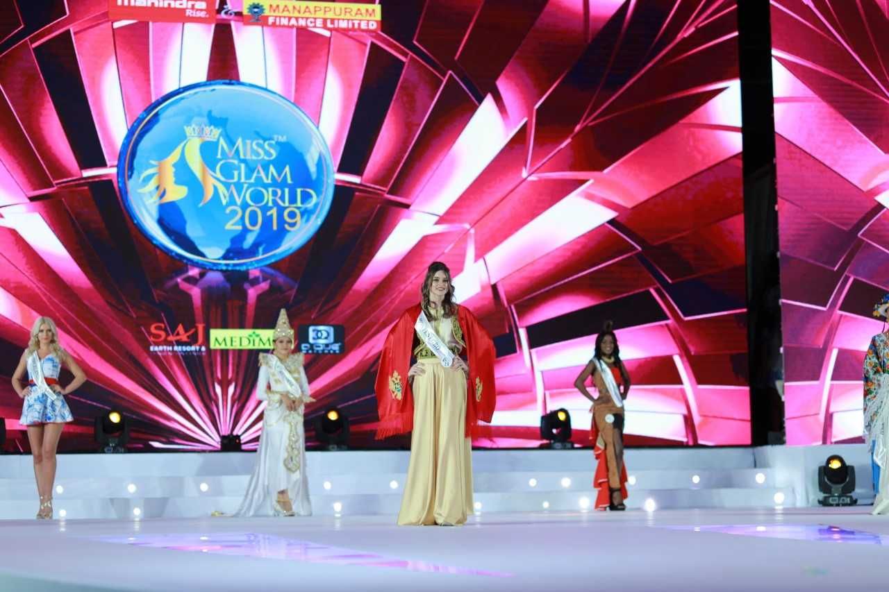 Glam World 2019 Fashion Show Photos