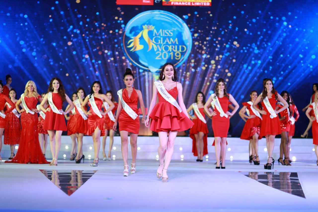Glam World 2019 Fashion Show Photos