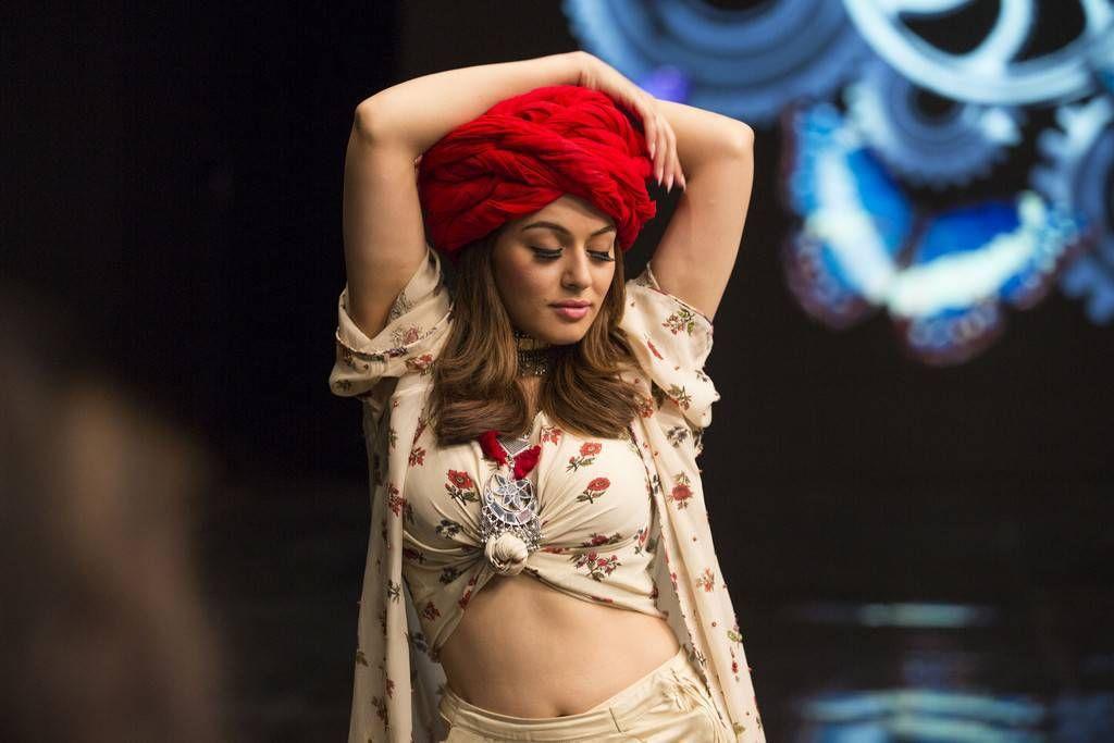 Gulebagavali Tamil Movie Latest Stills