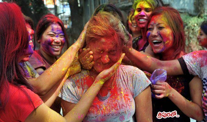 Happy Holi 2018: How India is celebrating the festival of colours See Photos