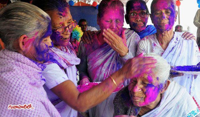 Happy Holi 2018: How India is celebrating the festival of colours See Photos