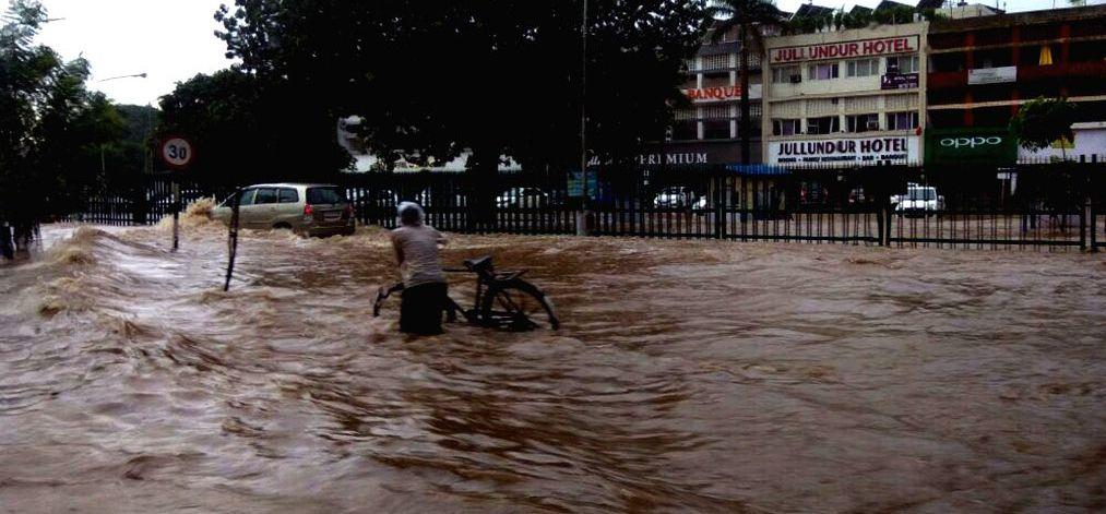 Heavy Rain Lash Chandigarh & Surrounding Areas Photos