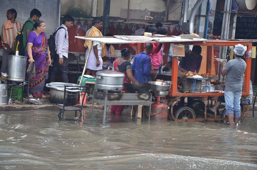 Heavy Rain lashes Hyderabad Photos