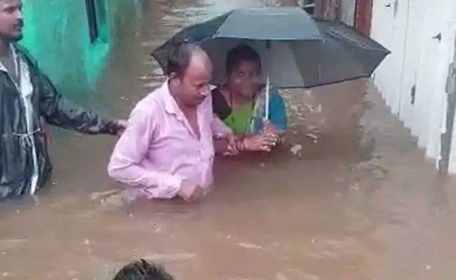 Heavy Rain lashes Maharashtra Photos