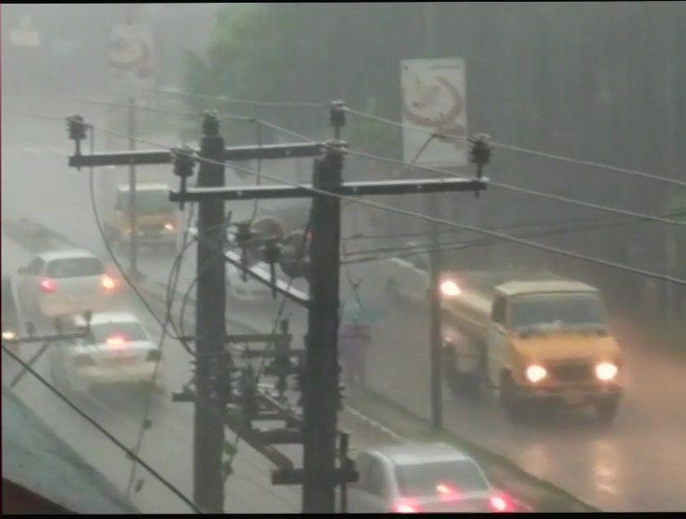 Heavy Rain lashes Maharashtra Photos