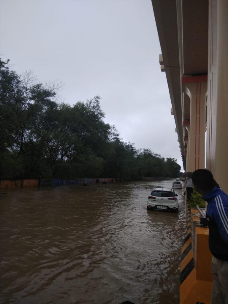 Heavy Rain lashes Maharashtra Photos