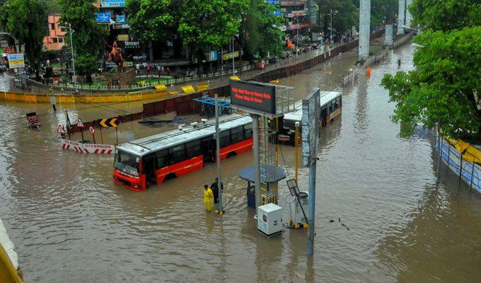 Heavy Rain lashes Maharashtra Photos