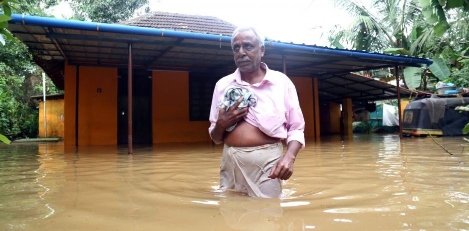 Heavy rains and floods devastate normal lives of Kerala, houses washed away