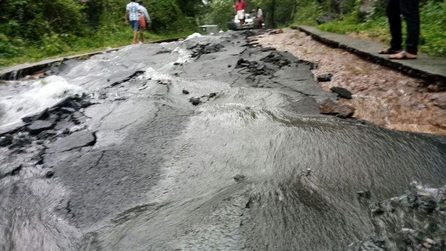 Heavy rains and floods devastate normal lives of Kerala, houses washed away