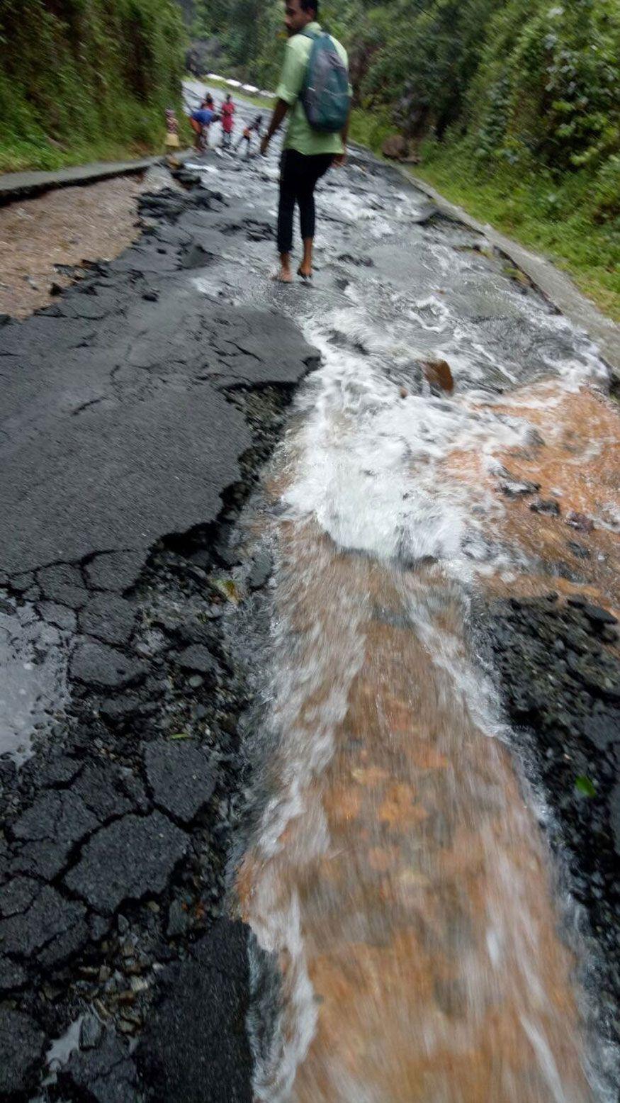 Heavy rains and floods devastate normal lives of Kerala, houses washed away