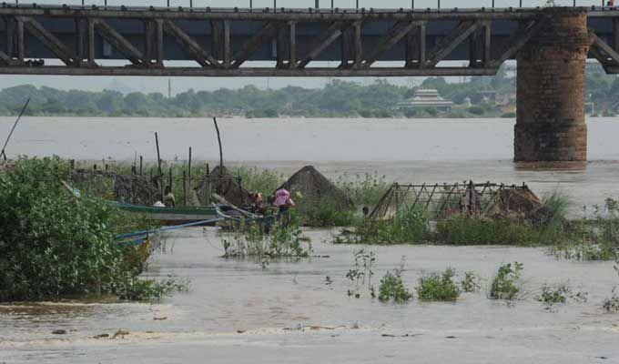 Heavy rains batter several parts of Telangana & coastal Andhra