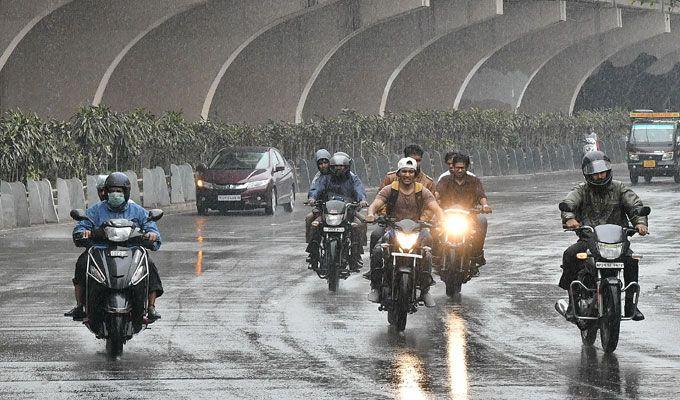 Heavy rains batter several parts of Telangana & coastal Andhra