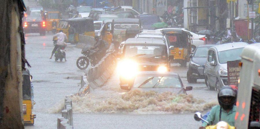 Heavy rains continue to lash out Hyderabad City