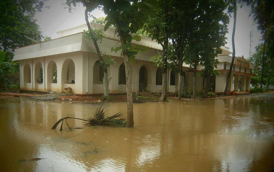 Heavy rains continue to lash out Hyderabad City