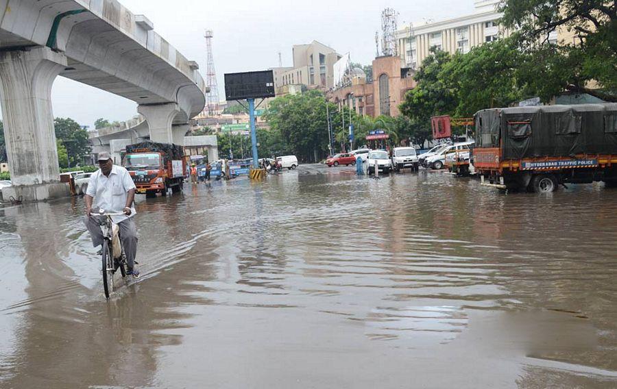 Heavy rains continue to lash out Hyderabad City