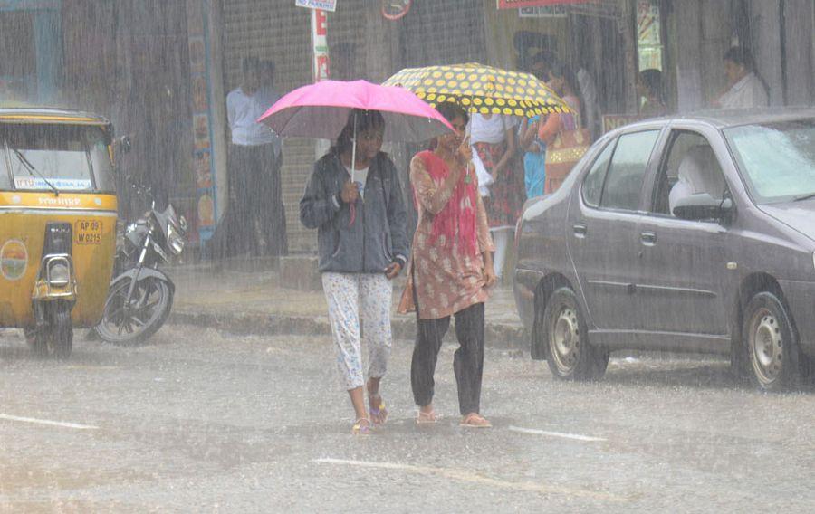 Heavy rains continue to lash out Hyderabad City