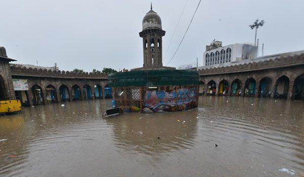 Heavy rains continue to lash out Hyderabad City