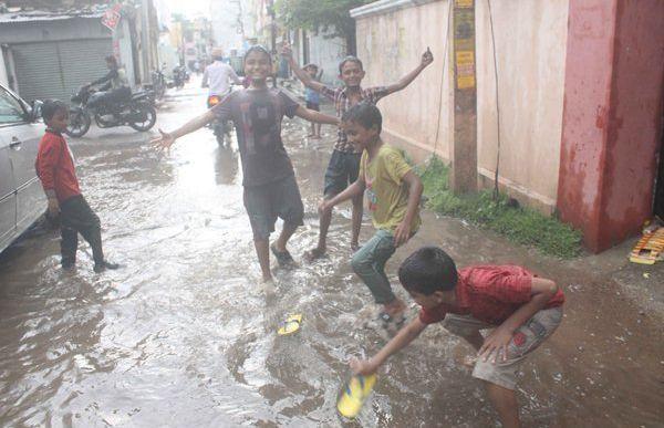 Heavy rains continue to lash out Hyderabad City