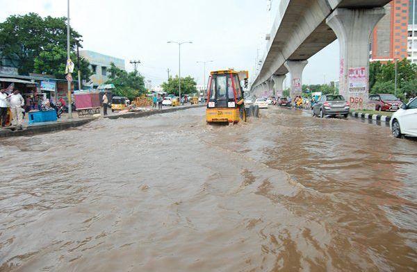 Heavy rains continue to lash out Hyderabad City