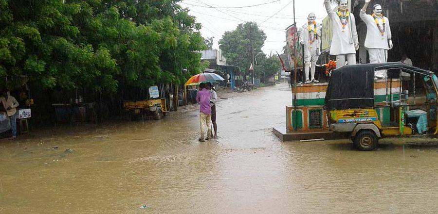 Heavy rains continue to lash out Hyderabad City