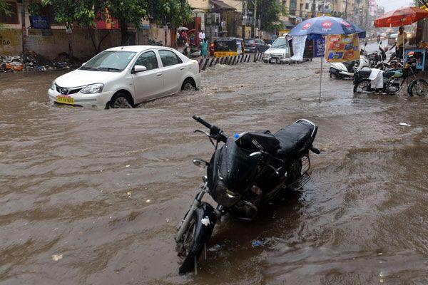 Heavy rains continue to lash out Hyderabad City