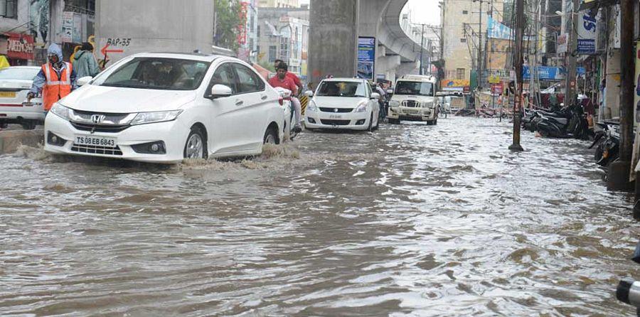 Heavy rains continue to lash out Hyderabad City