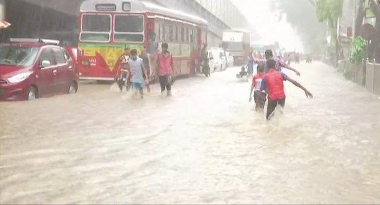 Heavy rains continue to lash out Mumbai City Photos