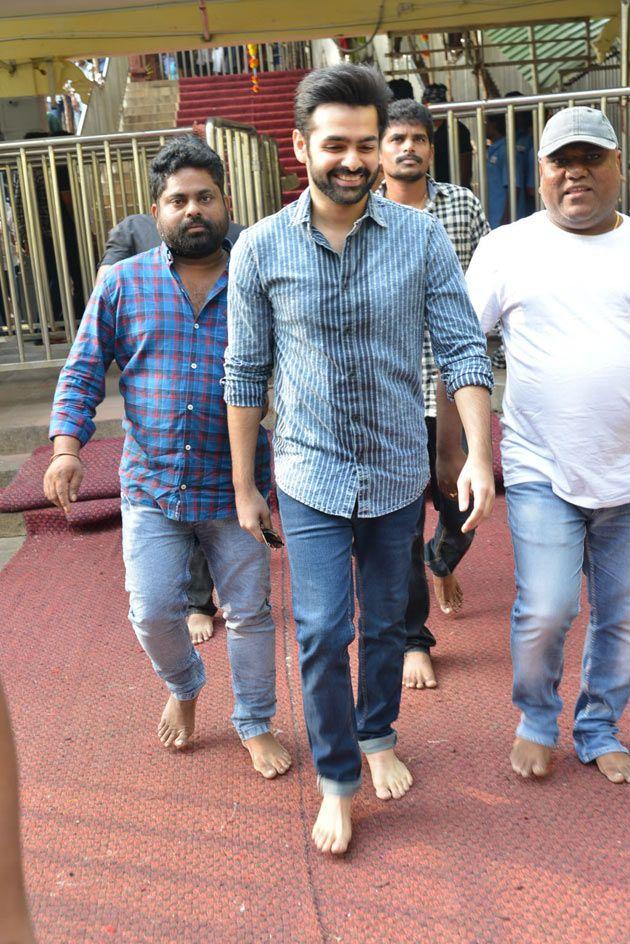 Hello Guru Prema Kosame Team In Vijayawada Kanaka Durga Temple