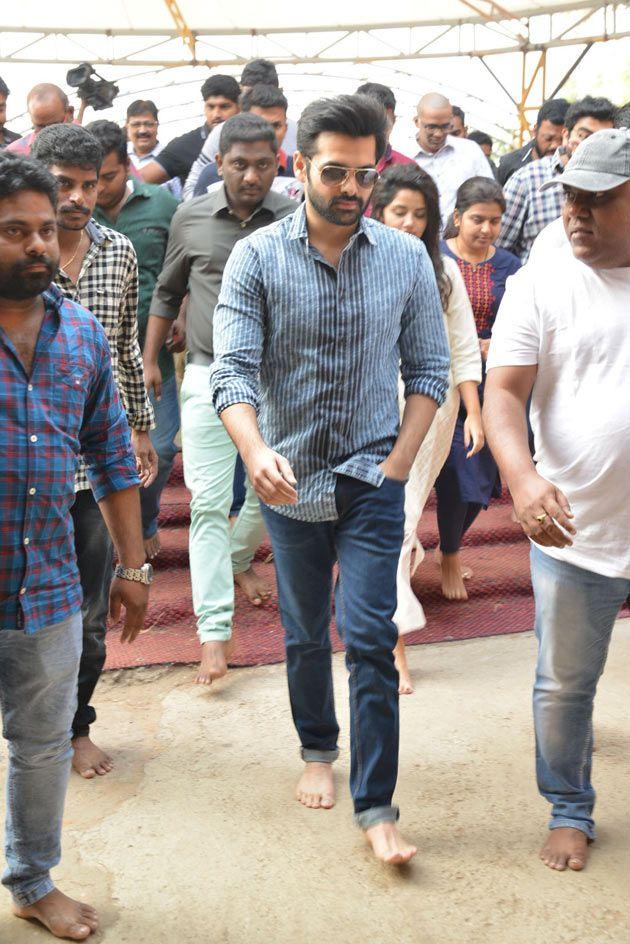 Hello Guru Prema Kosame Team In Vijayawada Kanaka Durga Temple