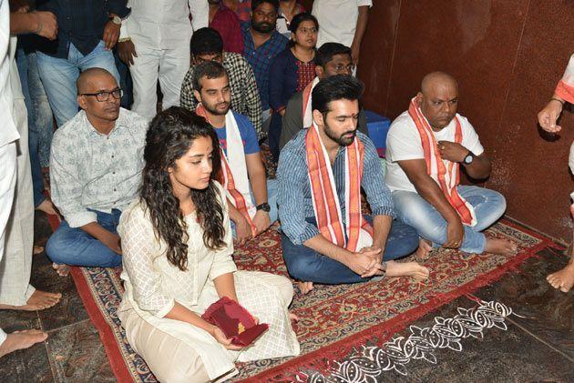 Hello Guru Prema Kosame Team In Vijayawada Kanaka Durga Temple