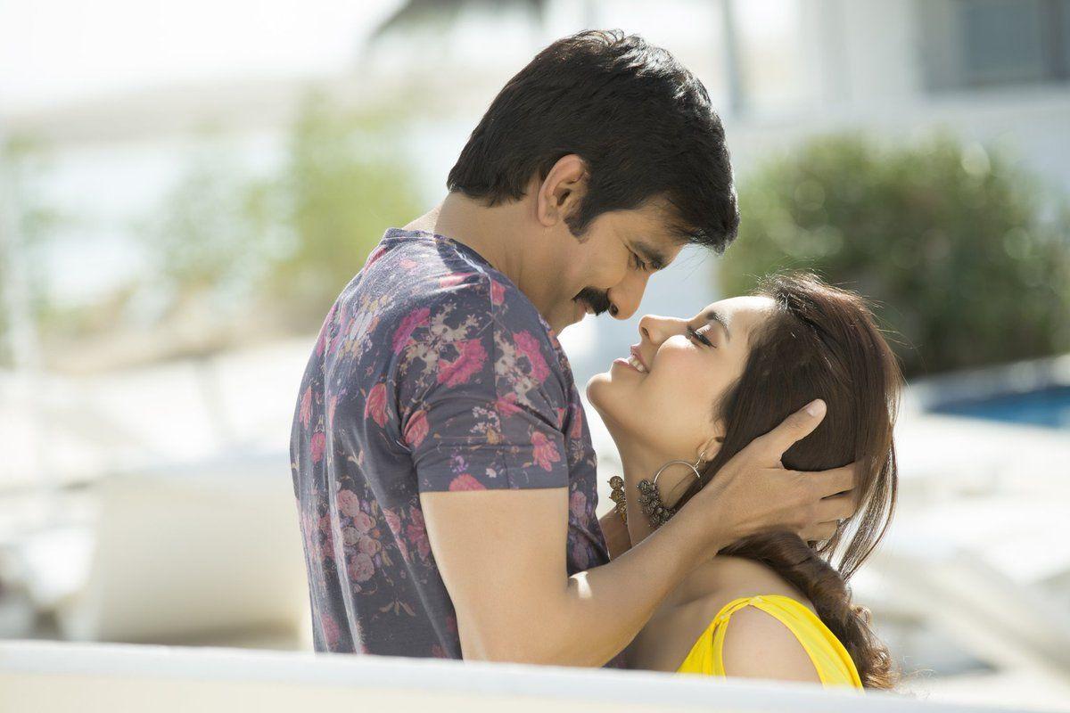 Here are some exciting working stills from Touch Chesi Chudu