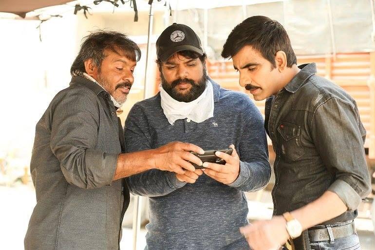 Here are some exciting working stills from Touch Chesi Chudu