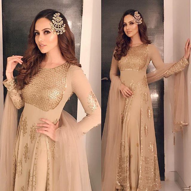 Herione Sana Khan Latest Rare & Unseen Photos