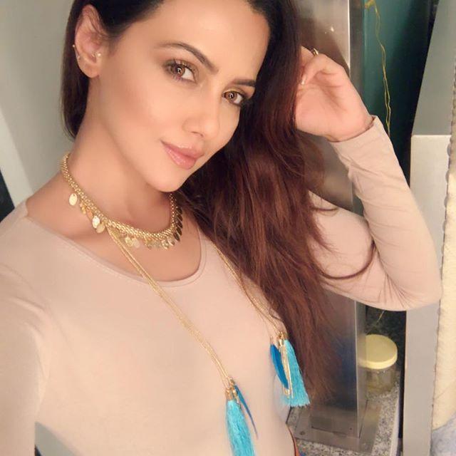 Herione Sana Khan Latest Rare & Unseen Photos