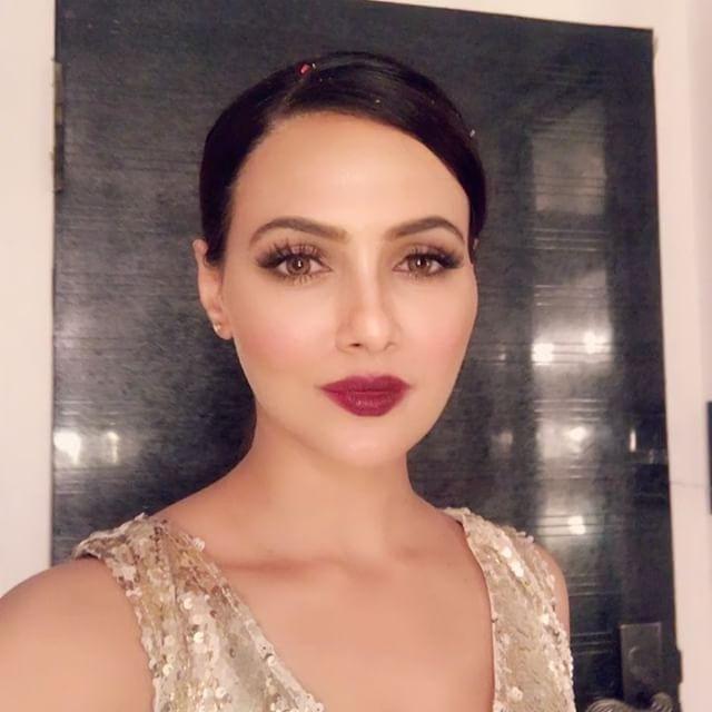 Herione Sana Khan Latest Rare & Unseen Photos