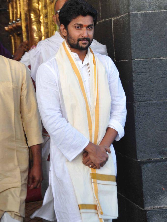 Hero Nani Visits Tirumala with Family Photos