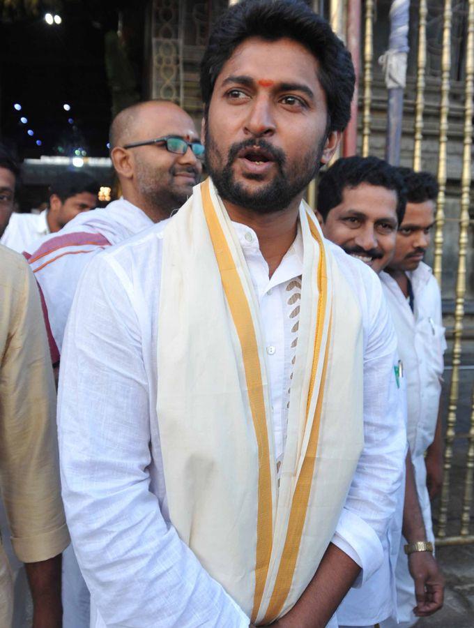 Hero Nani Visits Tirumala with Family Photos