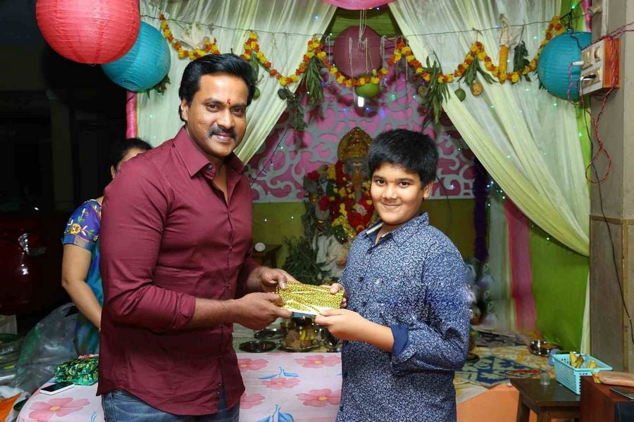 Hero Sunil Celabrating Ganapathi Utsavas photos