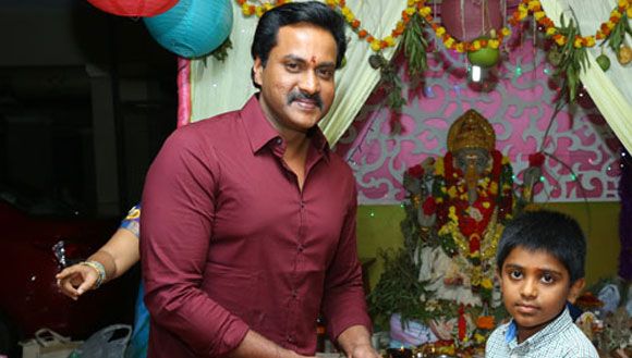 Hero Sunil Celabrating Ganapathi Utsavas photos