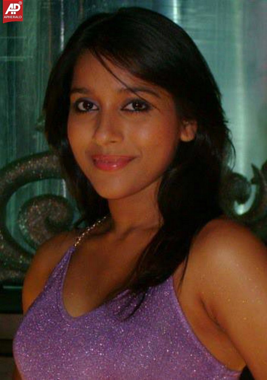 Hot Anchor Rashmi Gautam Rare Pics