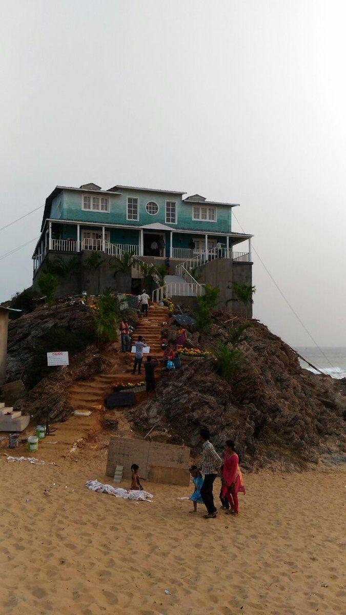 Huge House Sets For Katamarayudu Photos