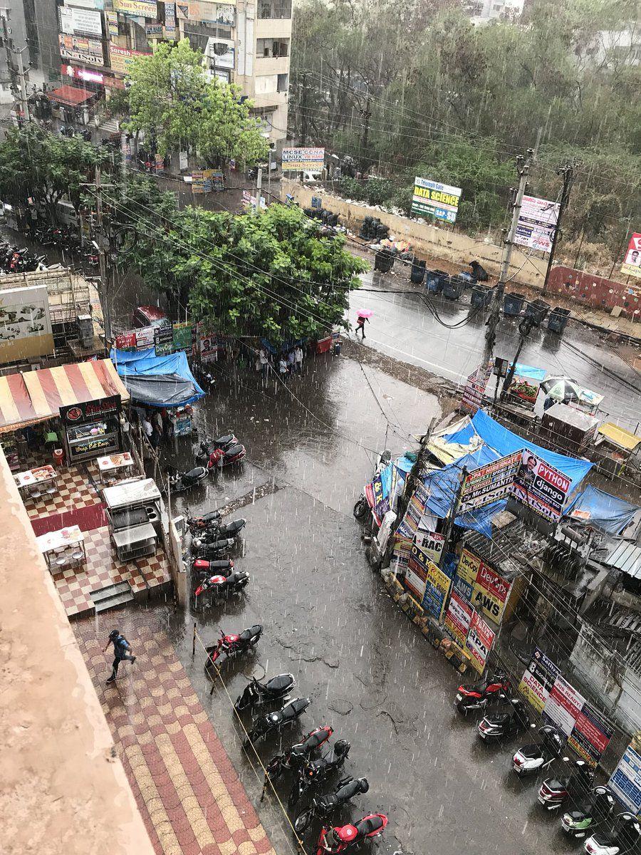 Hyderabad: Heavy Rains & hailstorm cause Traffic jams, Power Outage