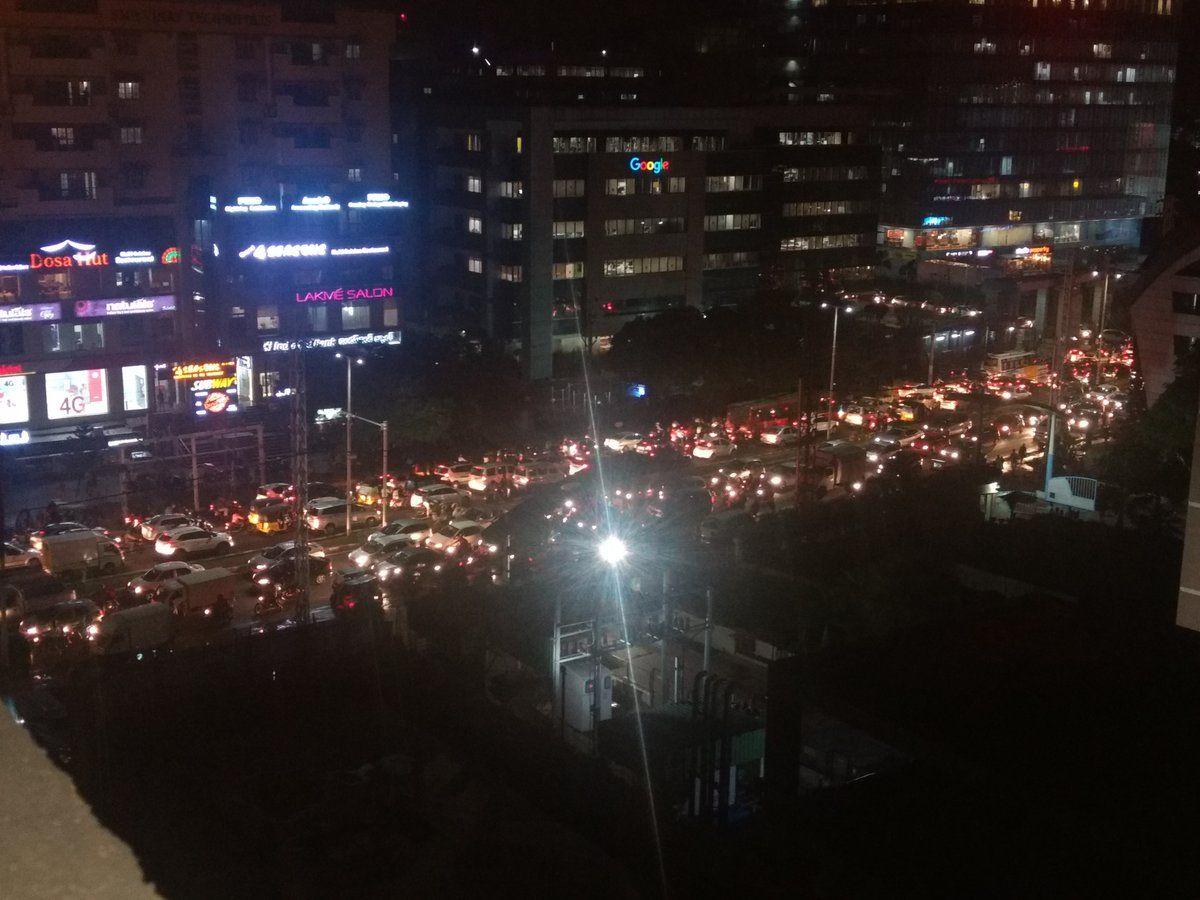 Hyderabad: Heavy Rains & hailstorm cause Traffic jams, Power Outage