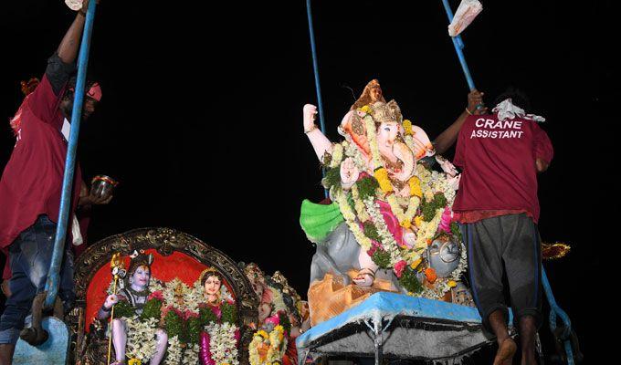 Hyderabad Ganesh Visarjan in Hussain Sagar Lake 2018 Photos