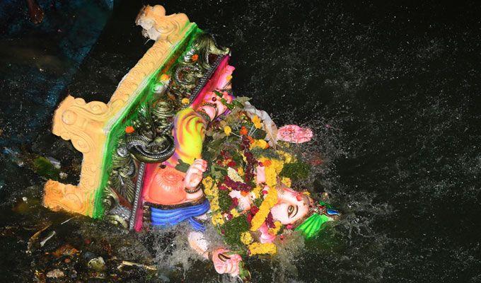 Hyderabad Ganesh Visarjan in Hussain Sagar Lake 2018 Photos