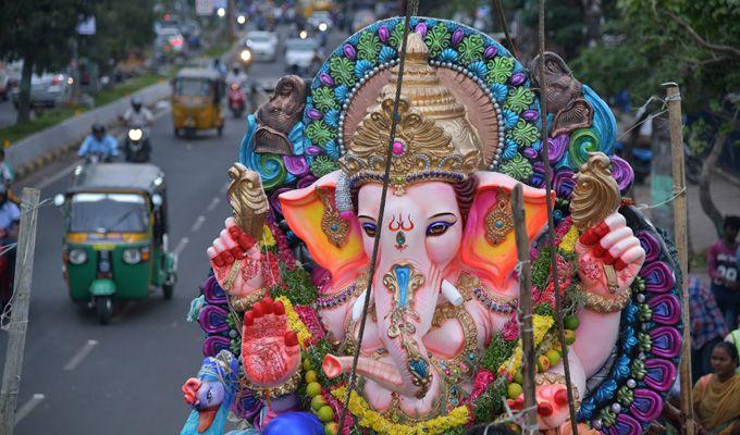 Hyderabad Ganesh Visarjan in Hussain Sagar Lake 2018 Photos